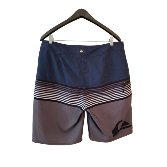 Quiksilver Multicolor Striped Swim Shorts Men's Size 34 Inseam 9 in - Picture 2 of 9